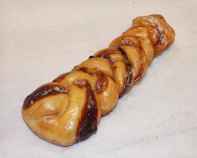 Tiger Tail (Chocolate & Walnut).